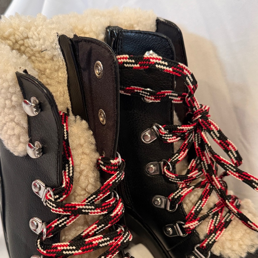 Universal Thread Aubrie Heeled Boot - Picture 2 of 5